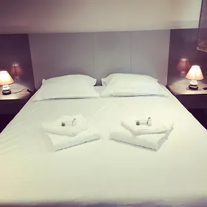 Serafina Apartements ** Nice