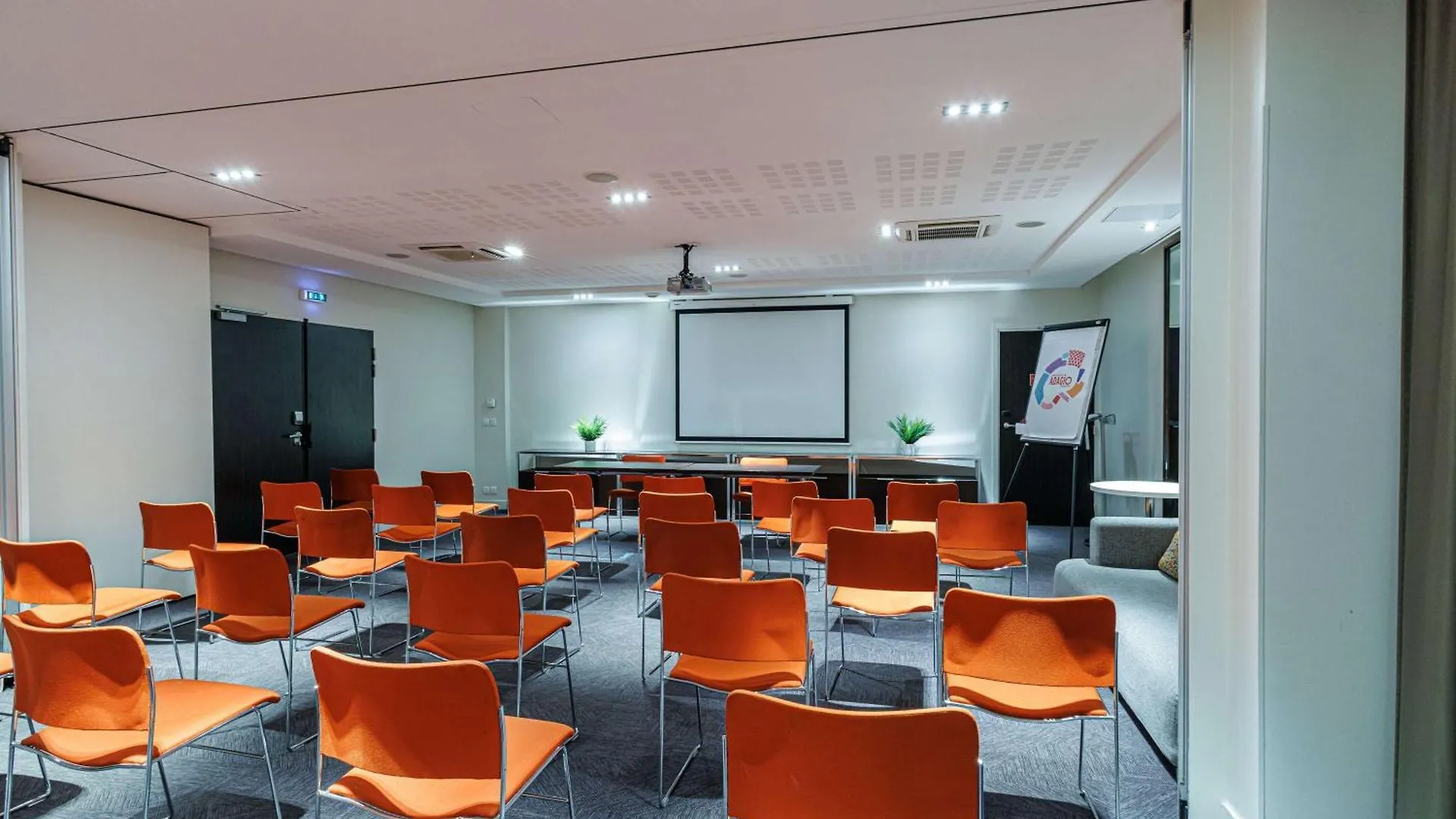 Adagio Nice Centre Апарт-отель