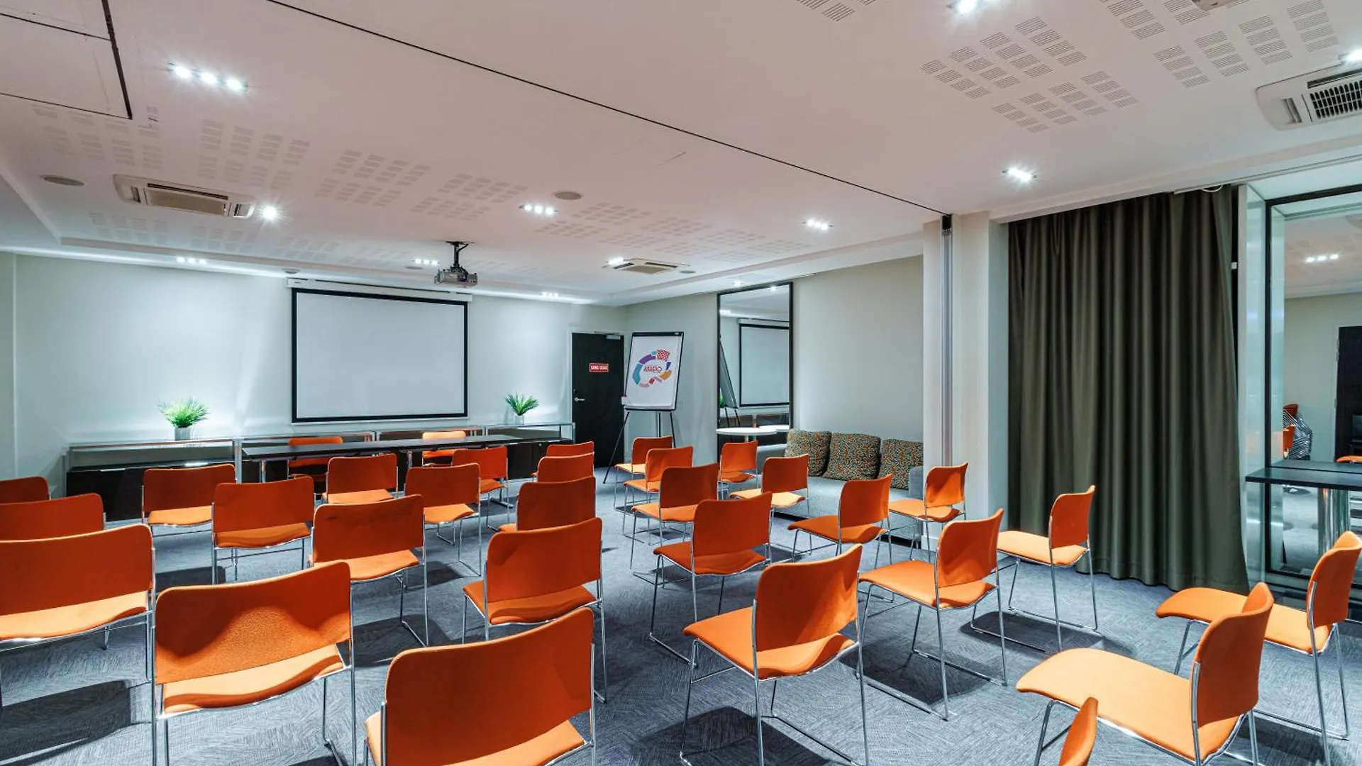Adagio Nice Centre Апарт-отель